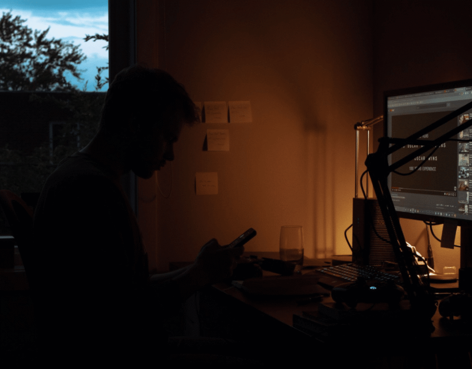 Nobreak para home office: como escolher o modelo certo